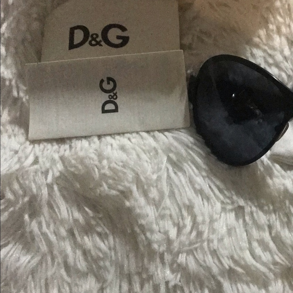 Sunglasses - Picture 5 of 6